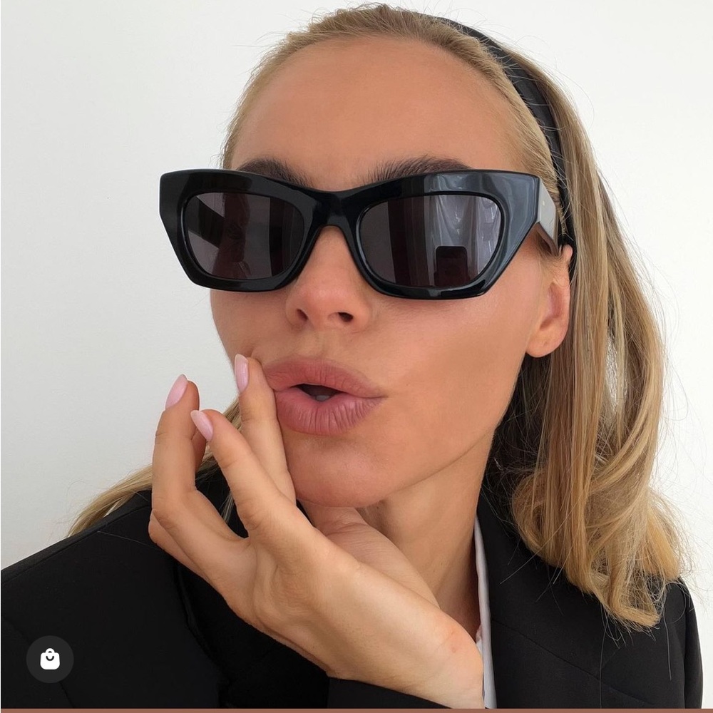 APERÇU x CLAIRE ROSE 01 - NYC sunglasses